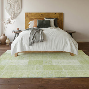 HomeRoots 5' Artichoke Green & Ivory Patchwork Area Rug - Washable, UV-Protected, Perfect for Busy Homes! 652907