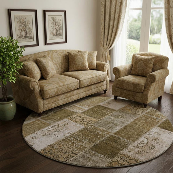 HomeRoots 8' Brown and Ivory Patchwork Round Rug - Washable, UV-Protected, Perfect for Kids and Pets! 652926
