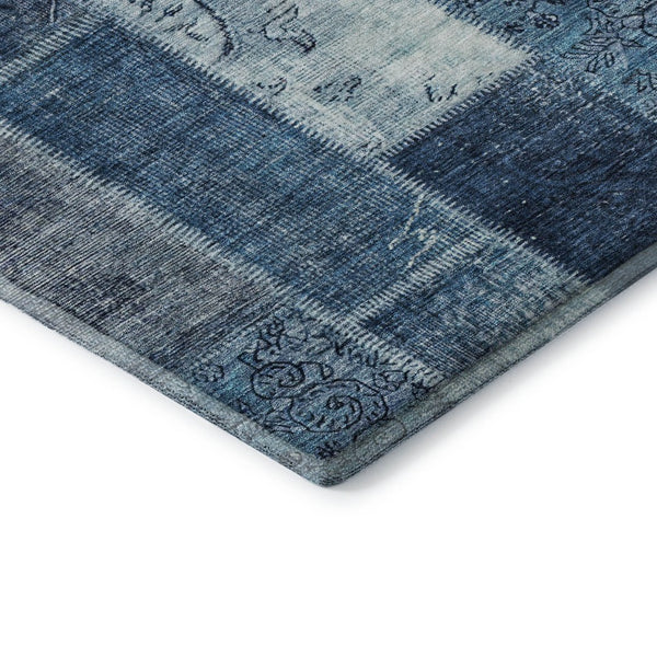 HomeRoots 8' Blue and Ivory Patchwork Round Rug - Stylish, Washable, UV Protected for Family Rooms & Patios! 652932