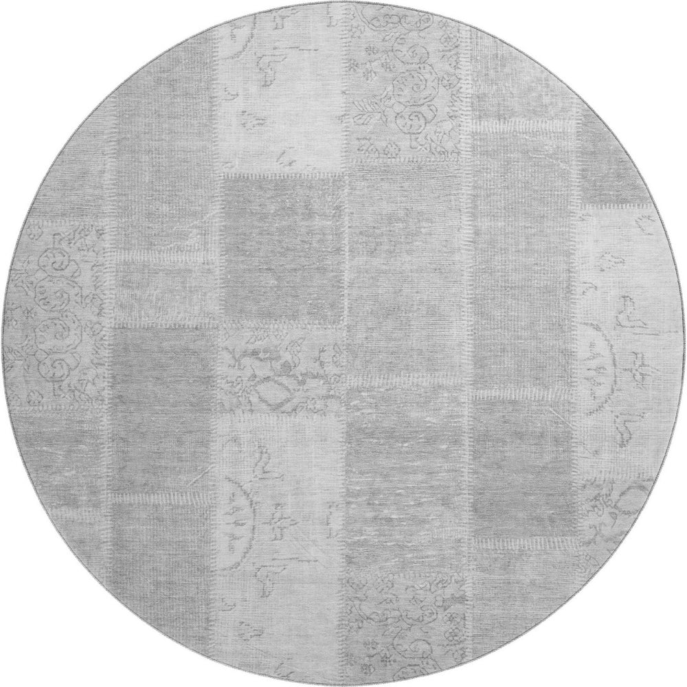 HomeRoots 8' Stylish Silver and Ivory Patchwork Washable Round Rug with UV Protection for Family Spaces 652962