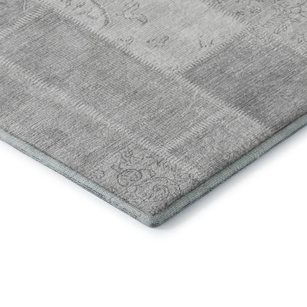 HomeRoots 8' Stylish Silver and Ivory Patchwork Washable Round Rug with UV Protection for Family Spaces 652962