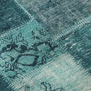 HomeRoots 8' Teal and Ivory Patchwork Round Rug - Washable, UV Protected, Durable for Family Spaces & Style 652968