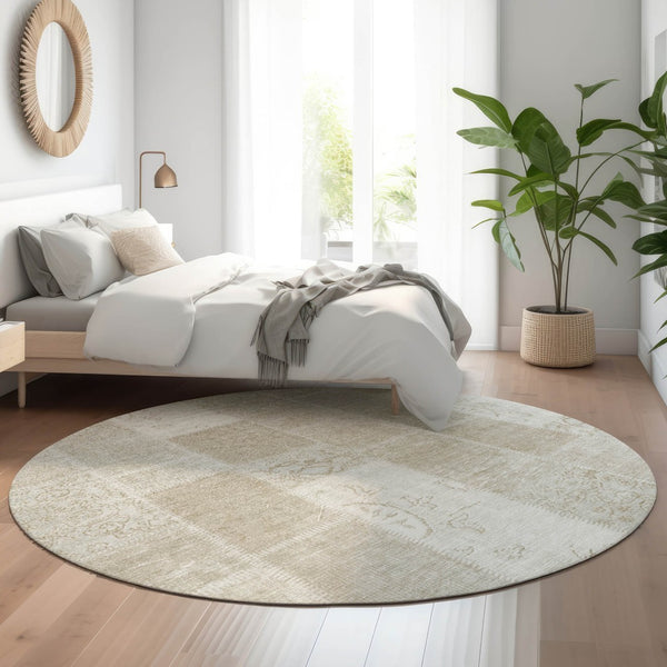 HomeRoots 8' Taupe and Ivory Patchwork Round Rug - Durable, Washable, UV-Protected - Stylish Home Essential! 652974