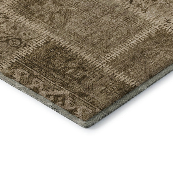 HomeRoots 8' Brown and Beige Patchwork Round Rug - Stylish, Washable, UV-Protected, Soft Polyester for Comfort 653239