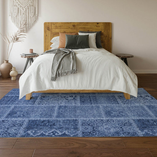 HomeRoots 9' X 12' Navy Blue & Ivory Washable Area Rug - Stain Resistant, UV Protected, Ideal for Busy Homes 653253