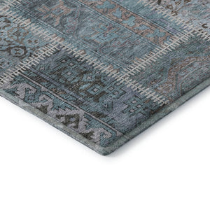 HomeRoots 8' Teal and Beige Round Patchwork Rug - Washable, UV Protected, Stain Resistant for Stylish Spaces 653257