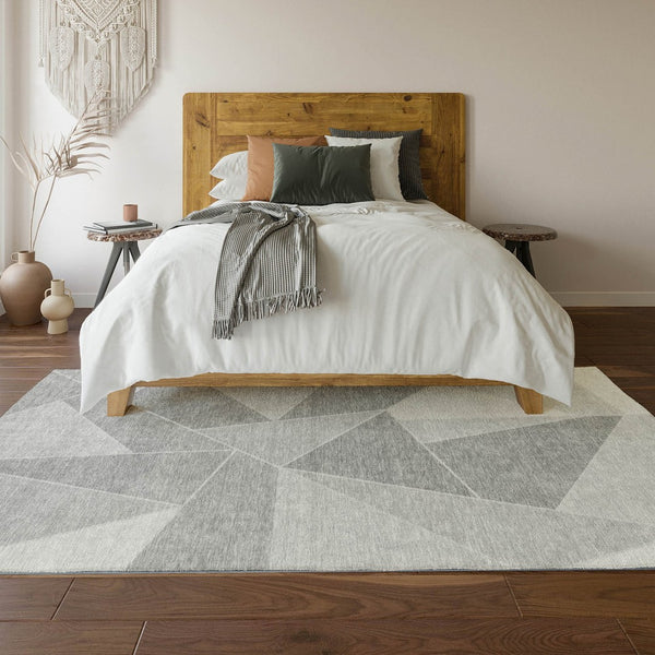 HomeRoots 8' X 10' Gray And Silver Geometric Area Rug - Washable, UV-Protected, Durable for Busy Homes! 653312