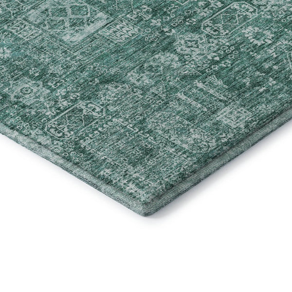 HomeRoots 8' Teal And Aqua Floral Round Rug - Washable, UV Protected, Durable, Soft & Stylish for Any Space 653419