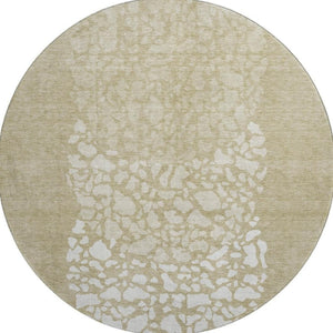 HomeRoots 8' Beige And Ivory Abstract Round Rug - Washable, UV Protected, Stain Resistant for High-Traffic Areas 653563