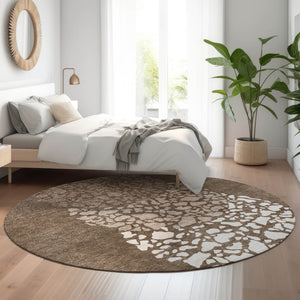 HomeRoots 8' Chocolate and Ivory Abstract Round Rug – Washable, UV-Protected, Ideal for Busy Homes with Kids & Pets 653575