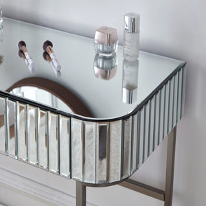 HomeRoots 39" Elegant Silver Mirrored Vanity Table with Two Drawers - Chic Storage Solutions for Any Space 653858