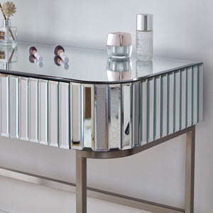 HomeRoots 39" Elegant Silver Mirrored Vanity Table with Two Drawers - Chic Storage Solutions for Any Space 653858