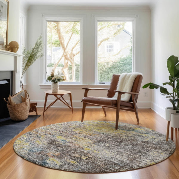 HomeRoots 8' Coffee and Gold Abstract Round Rug - Washable, UV-Protected, Stain-Resistant for Modern Spaces 654763