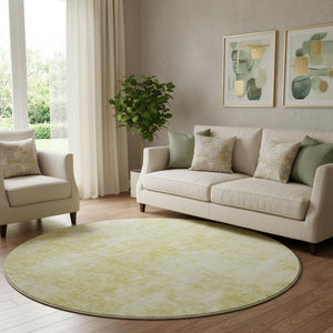 HomeRoots 8' Gold and Ivory Round Rug - Washable, Stain Resistant, UV Protected Design for Modern Homes 654793