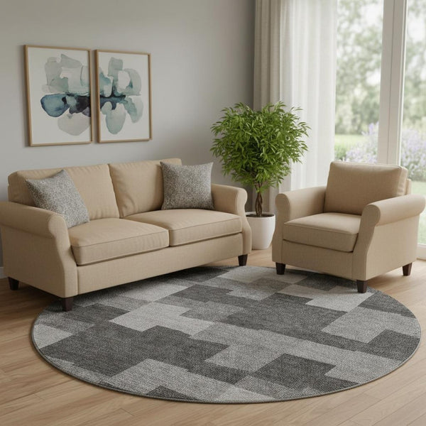 HomeRoots 8' Gray and Silver Geometric Round Rug - Washable, Stain Resistant, UV Protected for Modern Spaces 654931