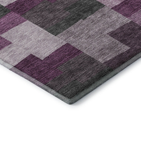 HomeRoots 8' X 10' Merlot Gray & Ivory Geometric Area Rug - Washable, UV-Protected, Family-Friendly Design! 654938