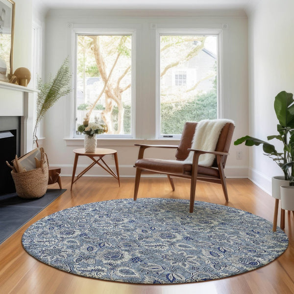 HomeRoots 8' Blue and Gray Floral Round Rug - Washable, UV Protected, Stain-Resistant for Family Spaces 655033