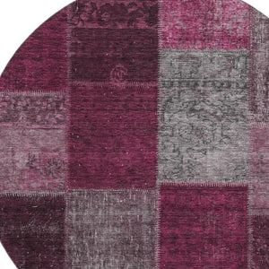 HomeRoots 8' Merlot Gray & Burgundy Patchwork Washable Round Rug - Durable, UV-Protected for Homes with Kids! 655177
