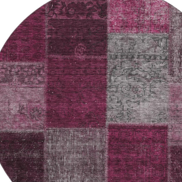 HomeRoots 8' Merlot Gray & Burgundy Patchwork Washable Round Rug - Durable, UV-Protected for Homes with Kids! 655177