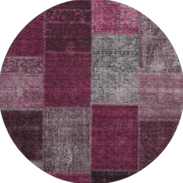 HomeRoots 8' Merlot Gray & Burgundy Patchwork Washable Round Rug - Durable, UV-Protected for Homes with Kids! 655177