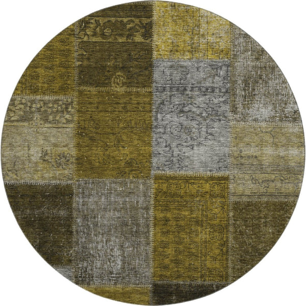 HomeRoots 8' Washable Round Rug in Coffee, Gold & Taupe Patchwork - UV Protected, Stain-Resistant Design! 655183