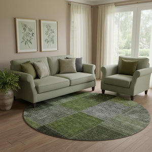 HomeRoots 8' Olive Green & Gray Patchwork Round Rug - Washable, UV Protected, Stain Resistant for Busy Homes 655195