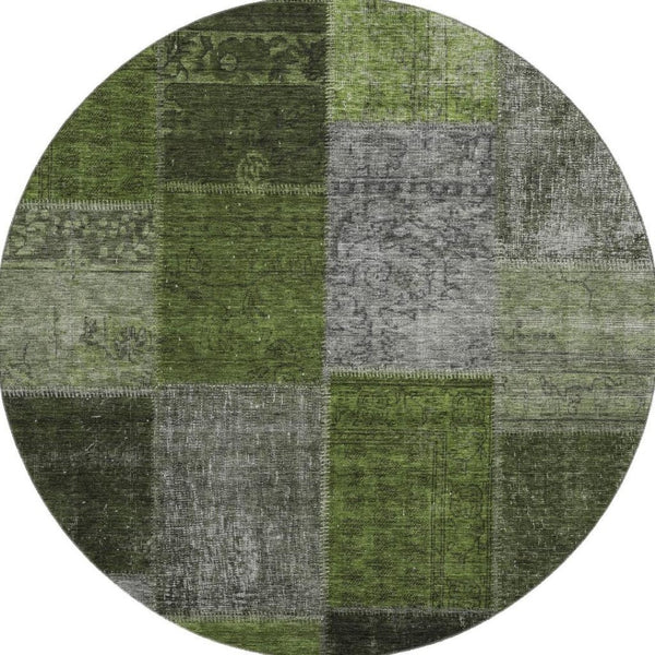 HomeRoots 8' Olive Green & Gray Patchwork Round Rug - Washable, UV Protected, Stain Resistant for Busy Homes 655195
