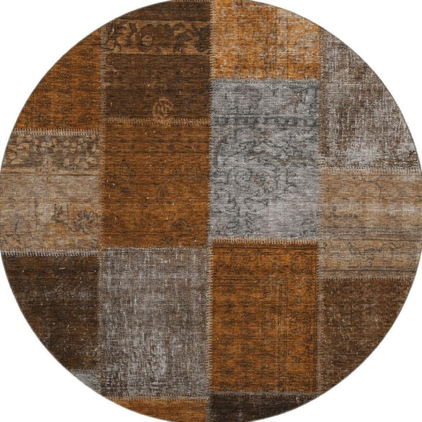 HomeRoots 8' Washable Round Rug in Rust Brown & Gray Patchwork Design - Durable, UV-Protected, Easy-Care! 655201