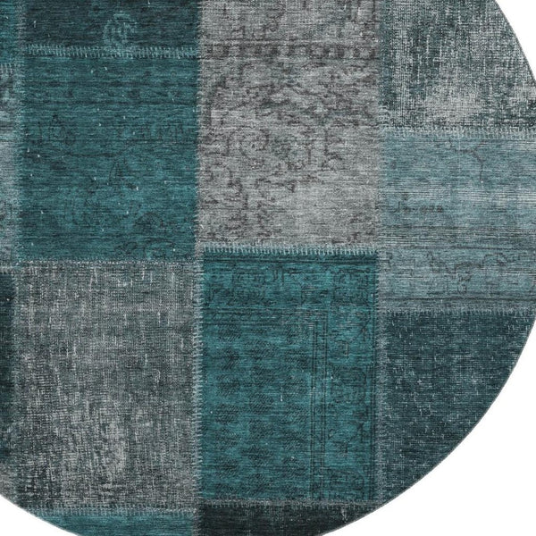 HomeRoots 8' Teal and Gray Patchwork Round Rug – Washable, UV Protected, Stain Resistant for Stylish Living Spaces 655207