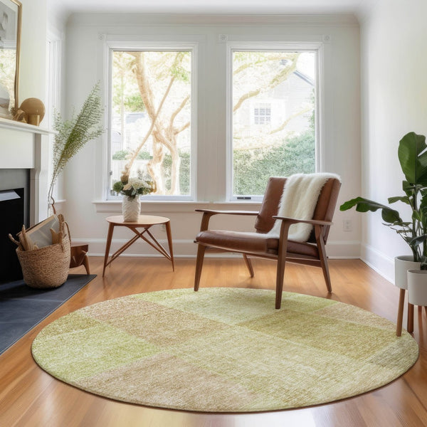 HomeRoots 8' Artichoke Green & Khaki Patchwork Washable Round Rug with UV Protection for Stylish Living Spaces 655213