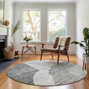 HomeRoots 8' Silver and Gray Abstract Washable Round Rug with UV Protection for Modern Living Spaces 655285