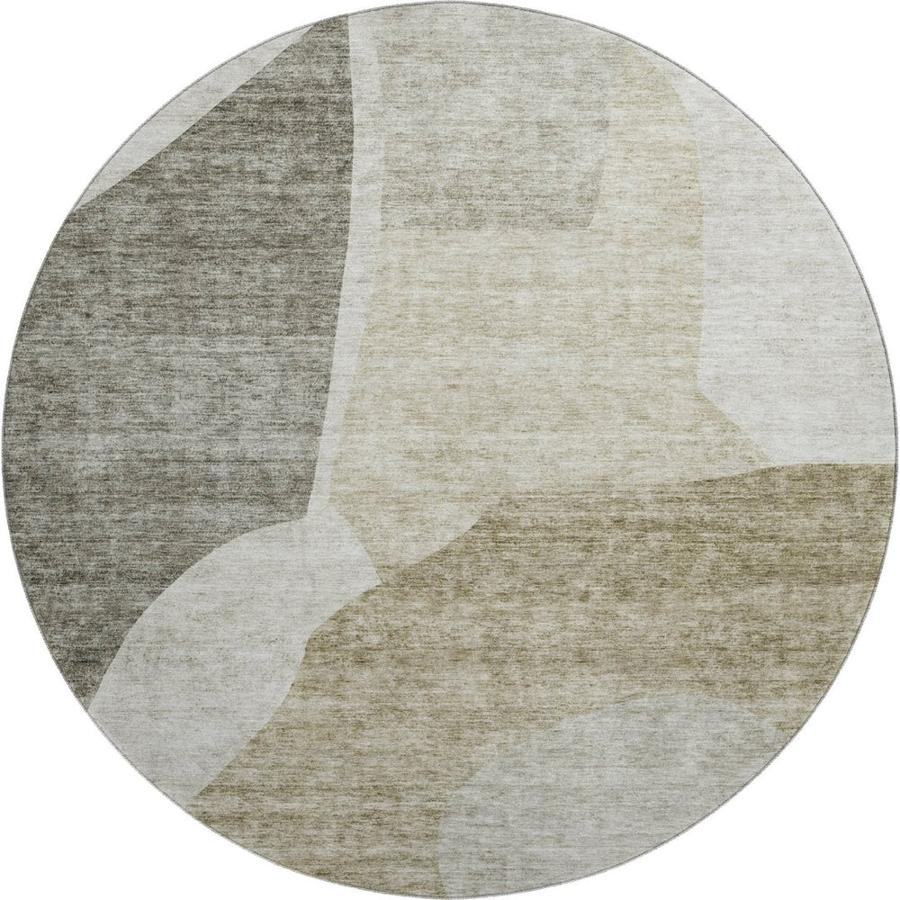 HomeRoots 8' Taupe and Ivory Abstract Washable Round Rug - Durable, UV-Protected, Perfect for Family Spaces! 655297