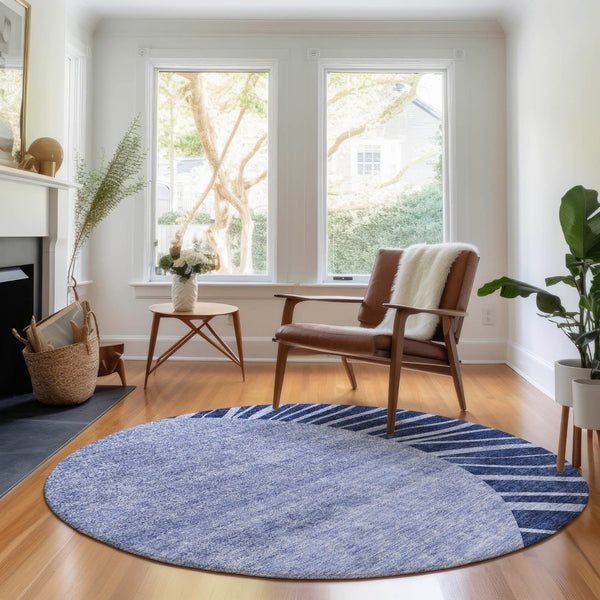 HomeRoots 8' Navy Blue and Ivory Abstract Round Rug - Washable, Durable with UV Protection for Busy Homes 655394