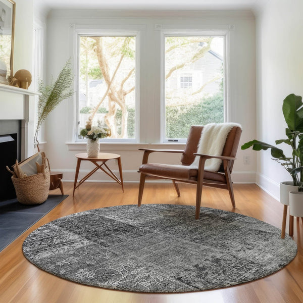 HomeRoots 8' Gray and Silver Patchwork Round Rug - Washable, UV Protected, Stain-Resistant for Busy Homes! 655442