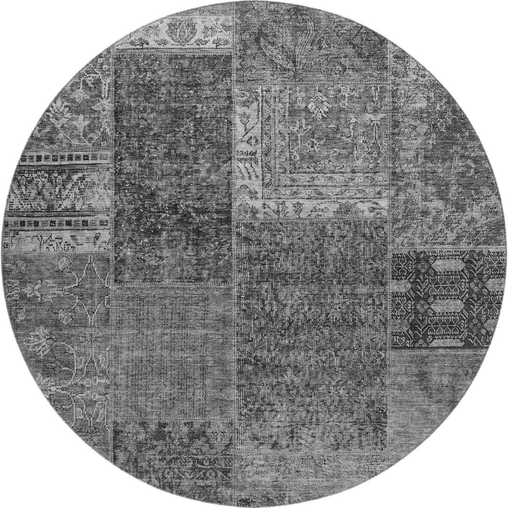 HomeRoots 8' Gray and Silver Patchwork Round Rug - Washable, UV Protected, Stain-Resistant for Busy Homes! 655442