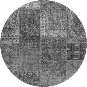 HomeRoots 8' Gray and Silver Patchwork Round Rug - Washable, UV Protected, Stain-Resistant for Busy Homes! 655442