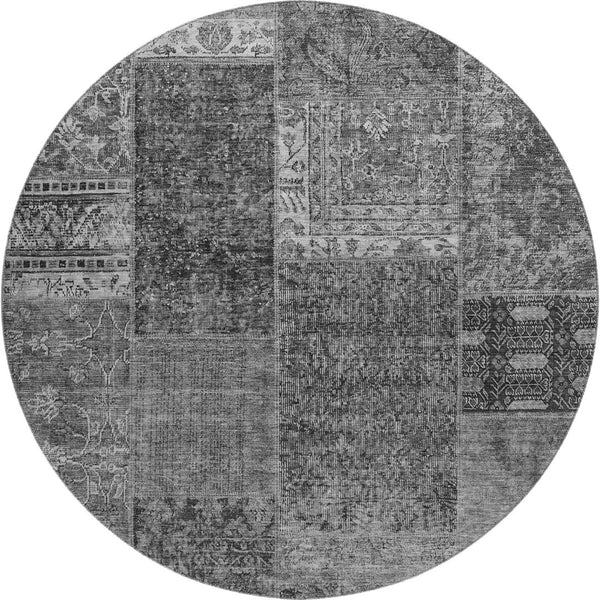 HomeRoots 8' Gray and Silver Patchwork Round Rug - Washable, UV Protected, Stain-Resistant for Busy Homes! 655442