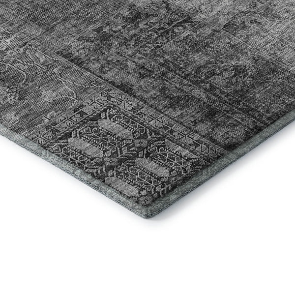 HomeRoots 8' Gray and Silver Patchwork Round Rug - Washable, UV Protected, Stain-Resistant for Busy Homes! 655442