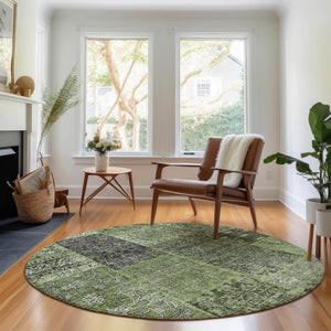 HomeRoots 8' Olive Green & Gray Patchwork Washable Round Rug - Stylish, Durable, UV-Protected for All Spaces 655454