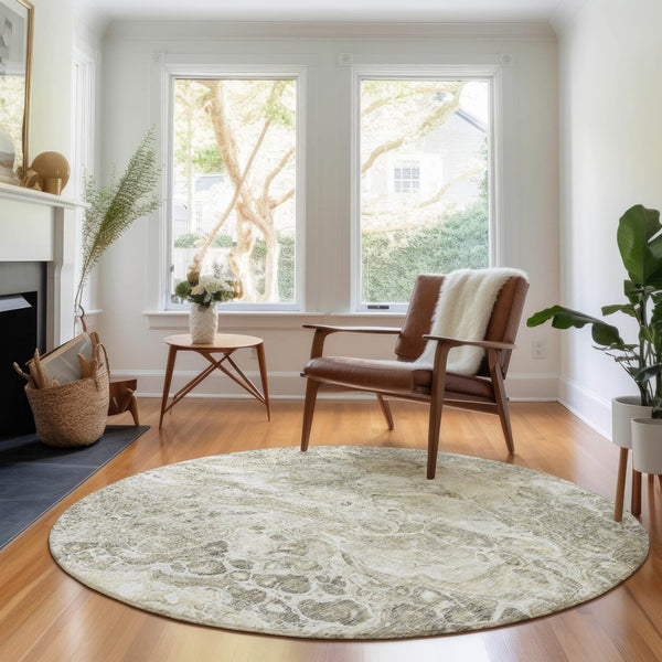 HomeRoots 8' Tan and Ivory Abstract Round Rug - Washable, UV Protected, Durable Design for Active Homes 655508