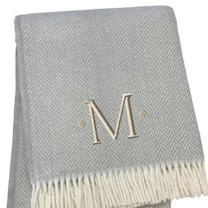 HomeRoots 55" Gray and White Herringbone Cotton Blend Throw Blanket with Personalized Initial and Tassels M 655536