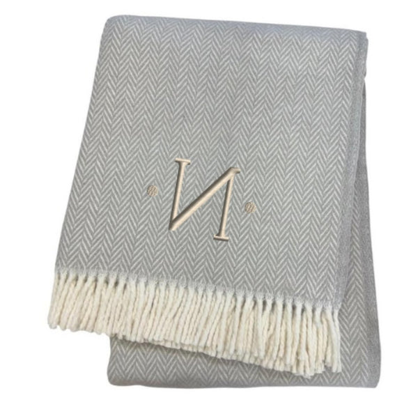 HomeRoots 55" Gray and White Herringbone Cotton Blend Throw Blanket with Personalized Initial and Tassels no 655537