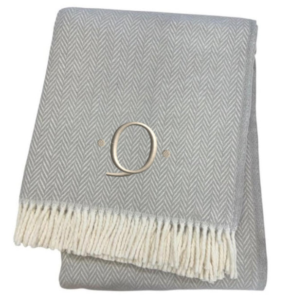 HomeRoots 55" Gray and White Herringbone Cotton Blend Throw Blanket with Personalized Initial and Tassels Q 655540