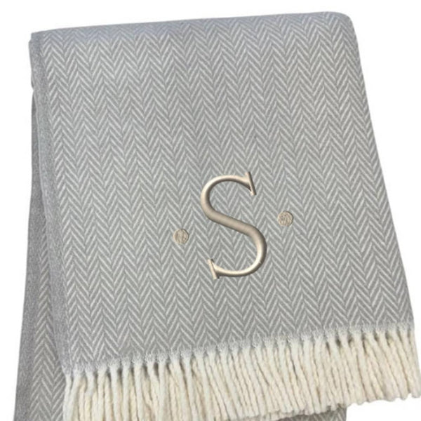 HomeRoots 55" Gray and White Herringbone Cotton Blend Throw Blanket with Personalized Initial and Tassels S 655542