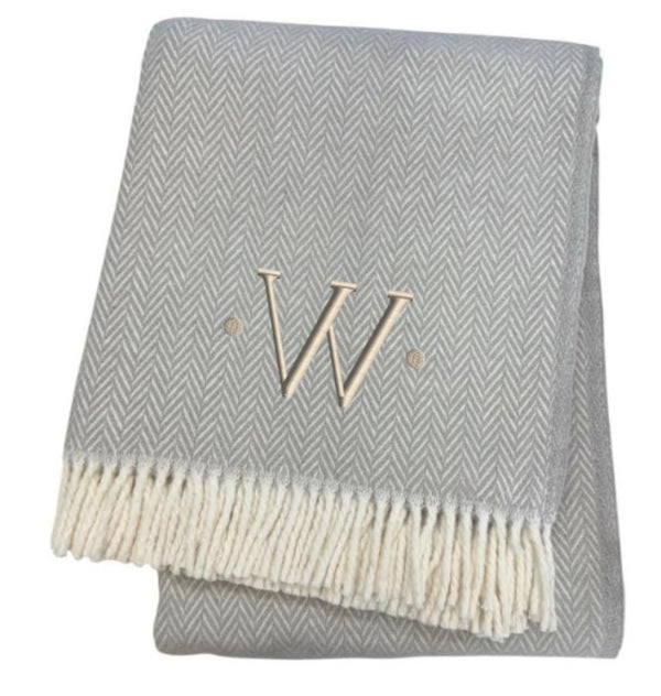 HomeRoots 55" Gray and White Herringbone Cotton Blend Throw Blanket with Personalized Initial and Tassels W 655546