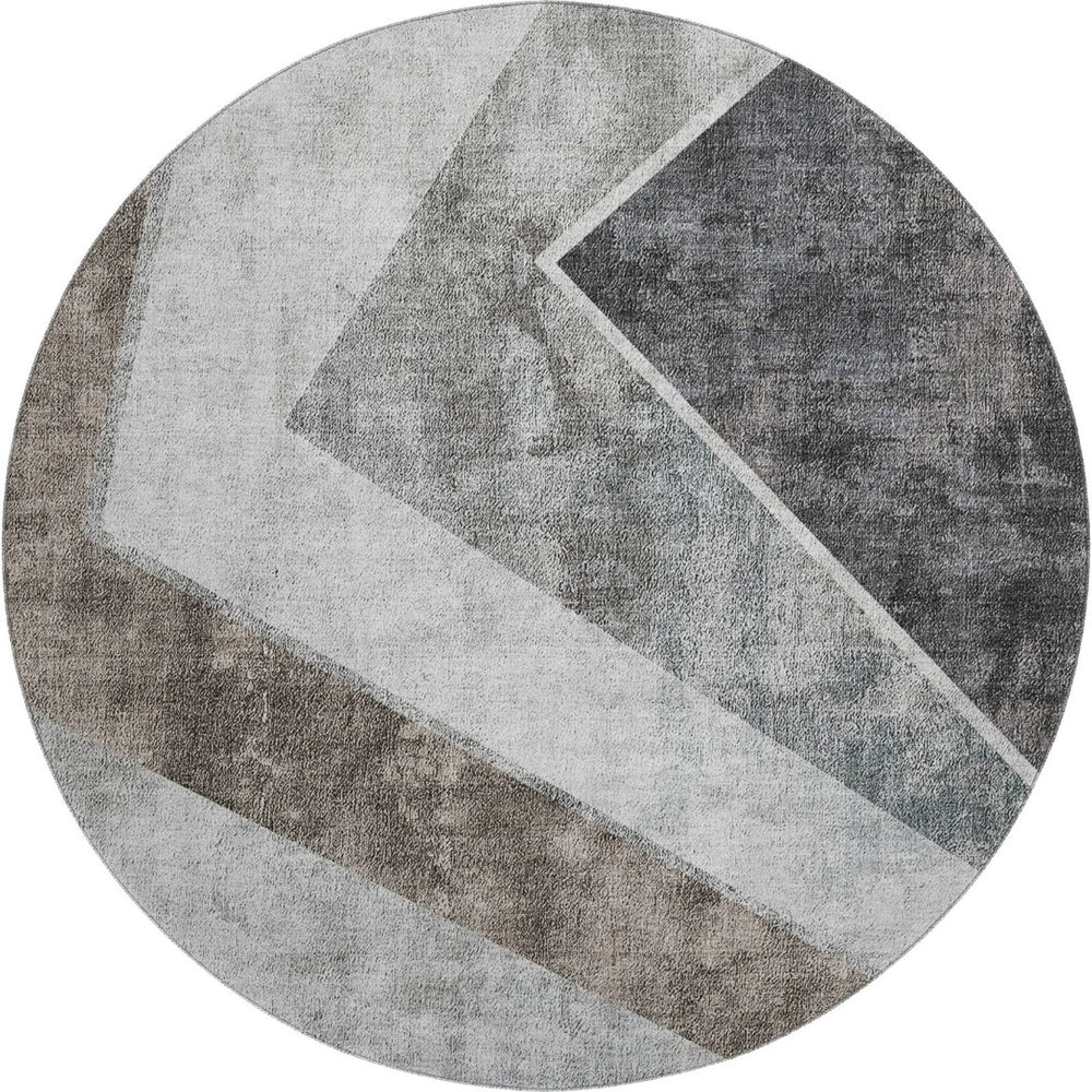 HomeRoots 8' Stylish Gray Brown & Silver Geometric Round Rug - Washable, UV-Protected & Perfect for High-Traffic Areas 655564