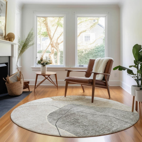 HomeRoots 8' Beige and Brown Abstract Washable Round Rug - Durable, UV-Protected, Ideal for Busy Homes 655582