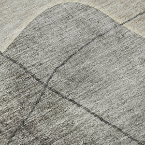 HomeRoots 8' Beige and Brown Abstract Washable Round Rug - Durable, UV-Protected, Ideal for Busy Homes 655582