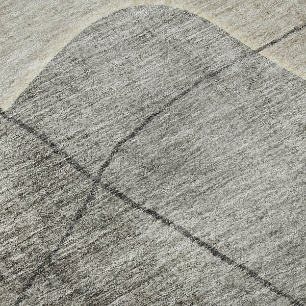 HomeRoots 8' Beige and Brown Abstract Washable Round Rug - Durable, UV-Protected, Ideal for Busy Homes 655582