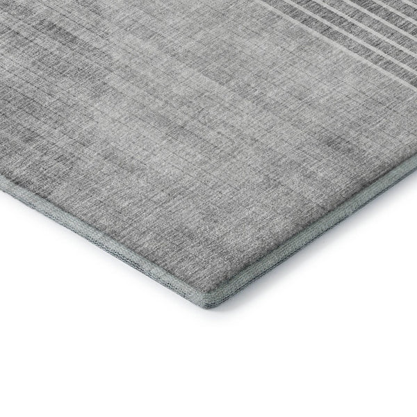 HomeRoots 5' Gray and Silver Geometric Washable Area Rug with UV Protection – Modern, Durable, Easy-Care Design 655742